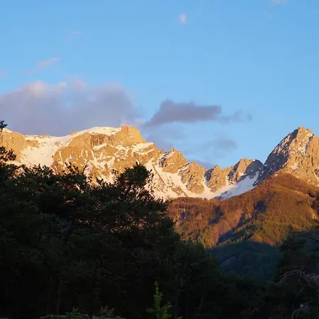Chalet Plaisir- La Nature